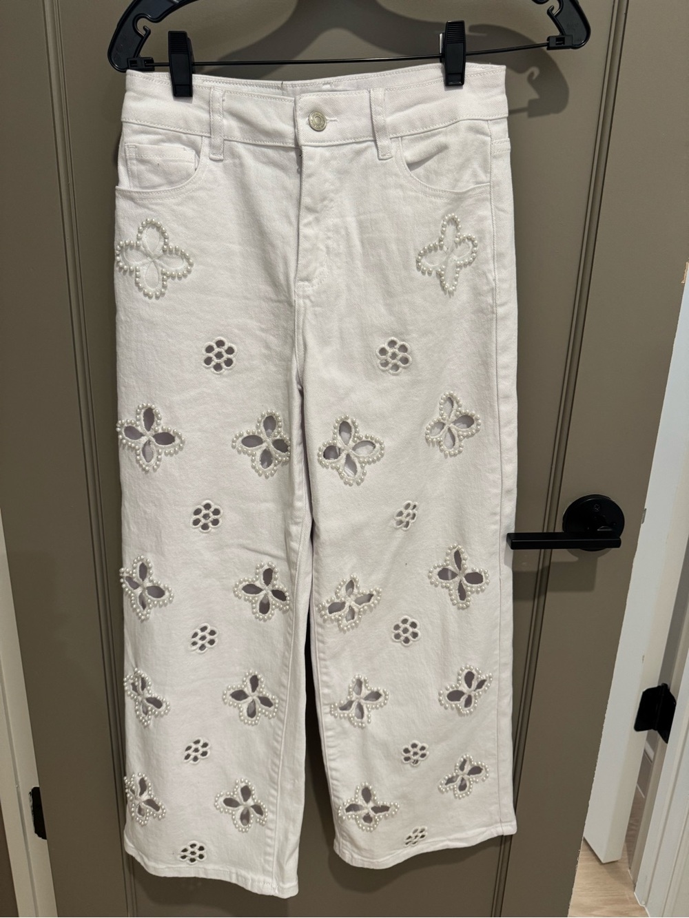 Noli White Eyelet Embroidered Wide-Leg Jeans